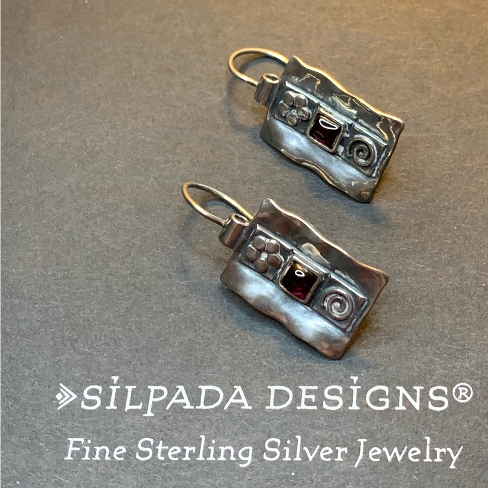 Silpada VERY RARE HTF Sterling Garnet Locking Wire Earrings
